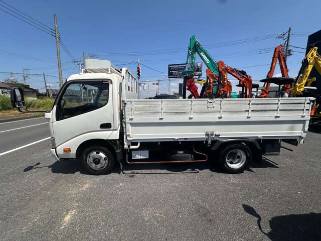 Hino Dutro 8