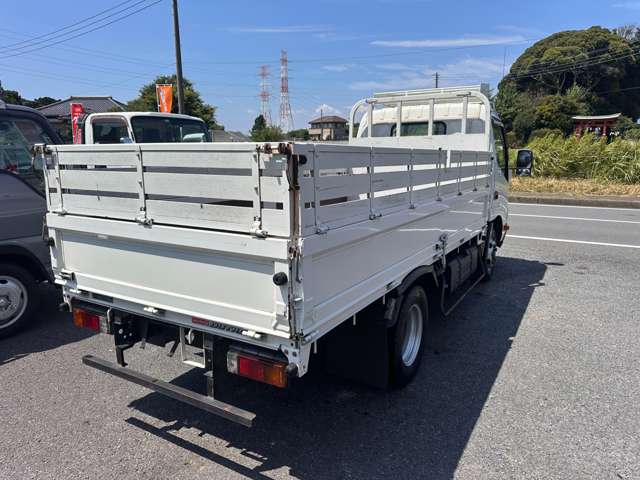 Hino Dutro 10
