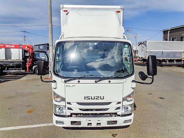Isuzu Elf 3
