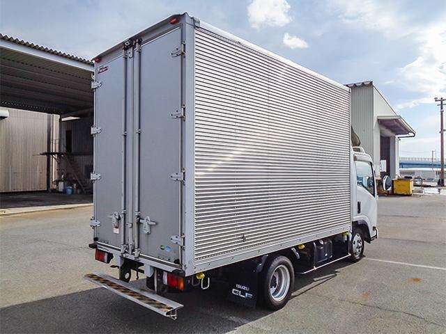 Isuzu Elf 4