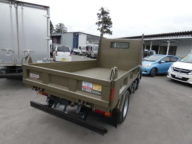 Mitsubishi Fuso Canter 9