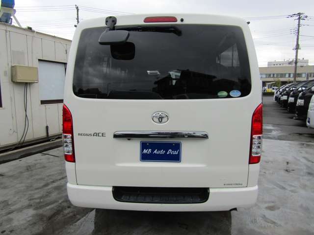 Toyota Regius Ace 12