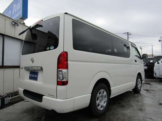 Toyota Regius Ace 10