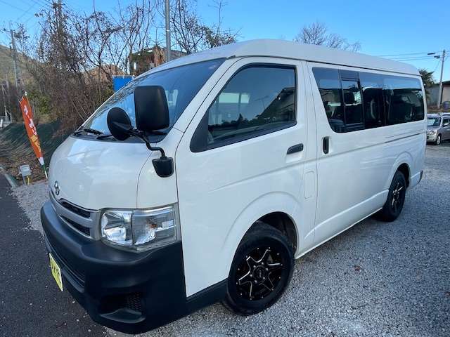 Toyota Hiace 7