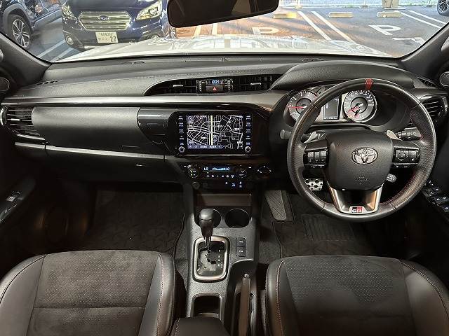 Toyota Hilux 2