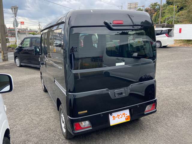 Daihatsu Hijet Cargo 6