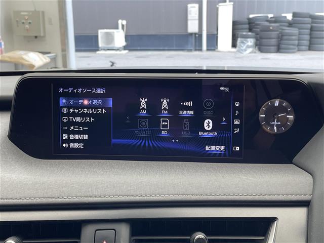 Lexus UX 6