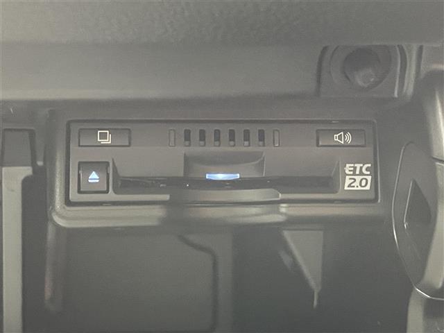 Lexus UX 9
