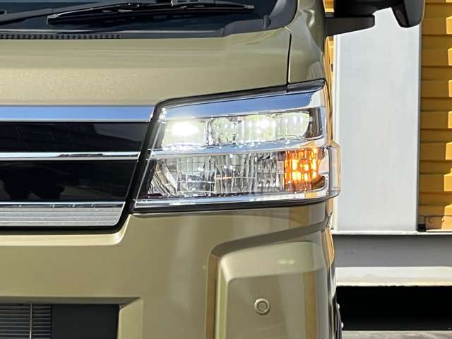 Daihatsu Atrai 6