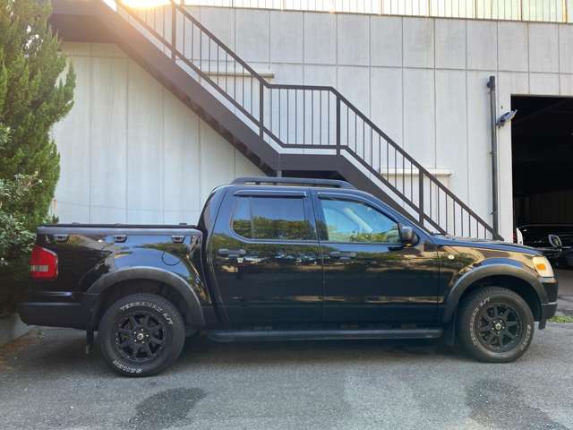 Ford Explorer Sport Trac 10