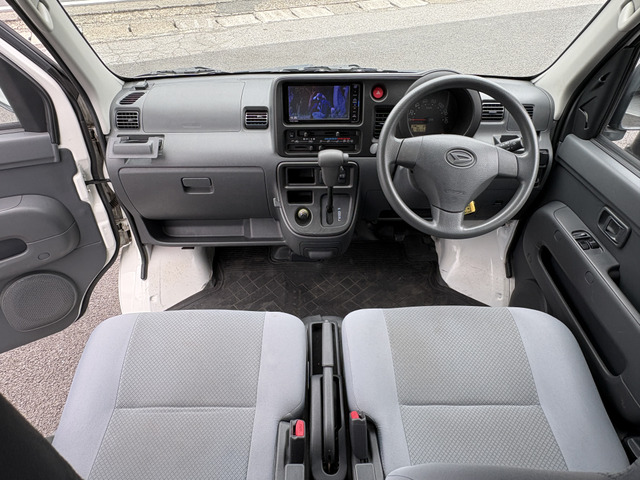 Daihatsu Hijet Cargo 7