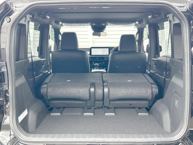 Toyota Land Cruiser FJ 12