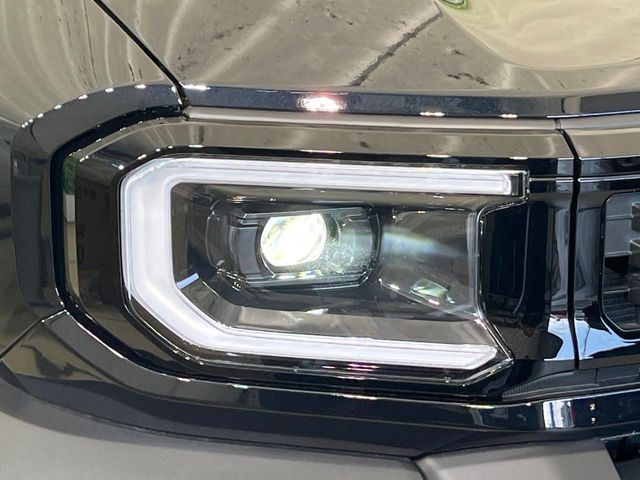 Toyota Land Cruiser FJ 12