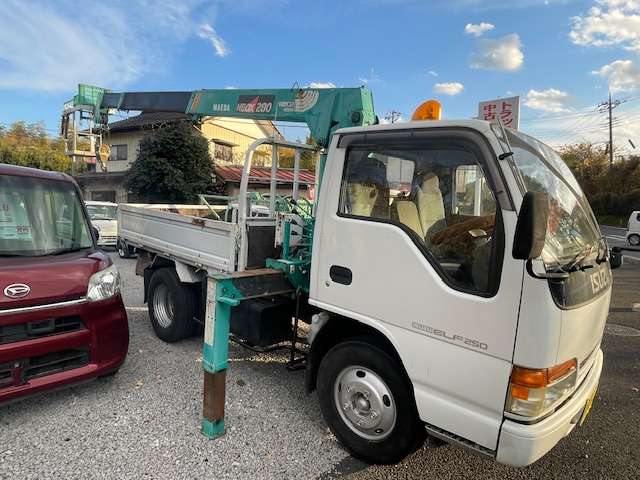 Isuzu Elf 6