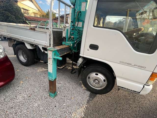 Isuzu Elf 9