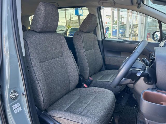Toyota Sienta 8