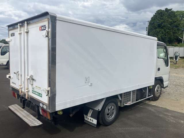 Isuzu Elf 6