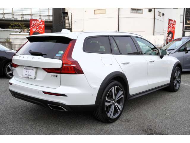Volvo V60 Cross Country 2