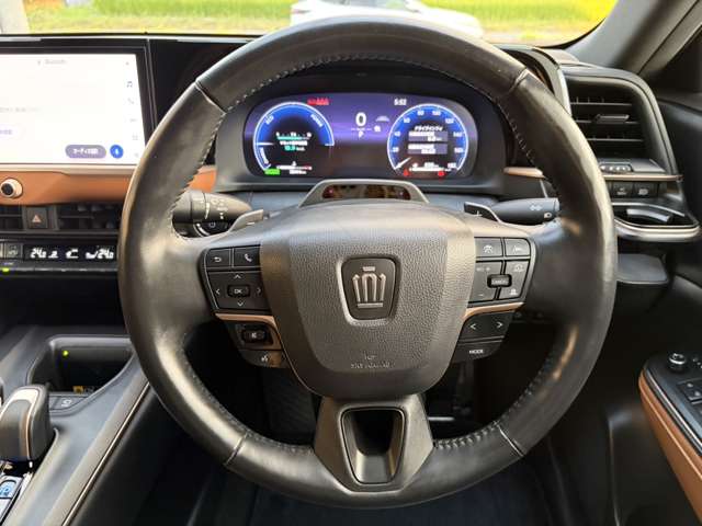 Toyota Crown Crossover 7