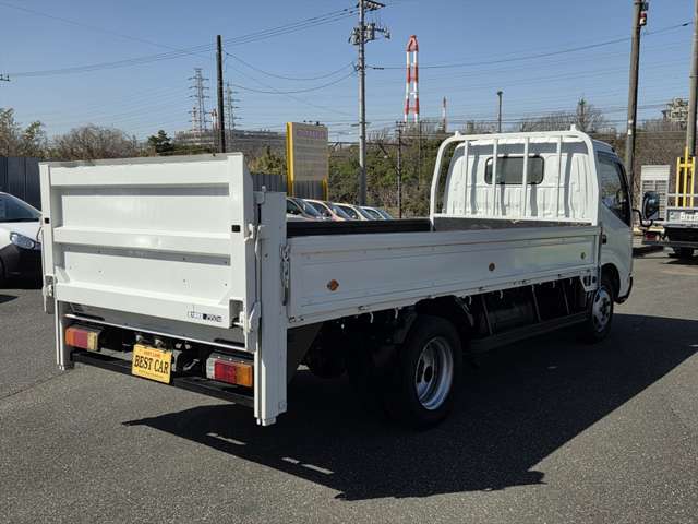 Hino Dutro 4