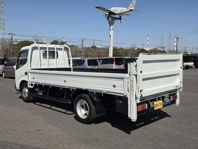 Hino Dutro 6