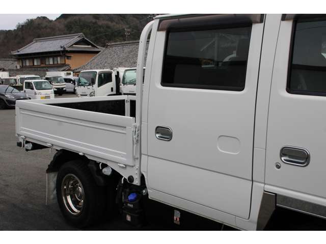 Isuzu Elf 12