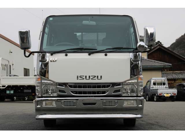 Isuzu Elf 2