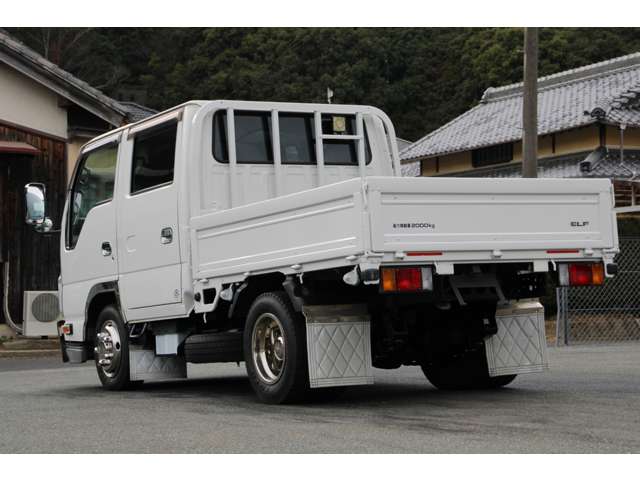 Isuzu Elf 6