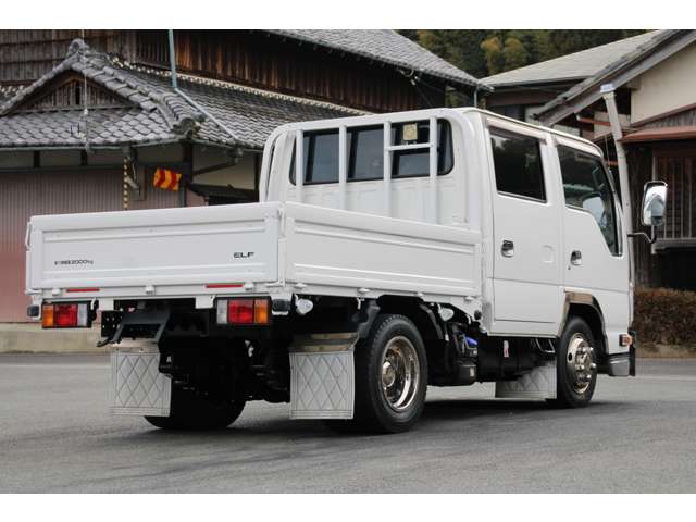 Isuzu Elf 7