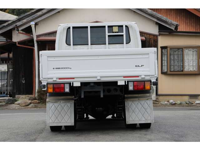 Isuzu Elf 8