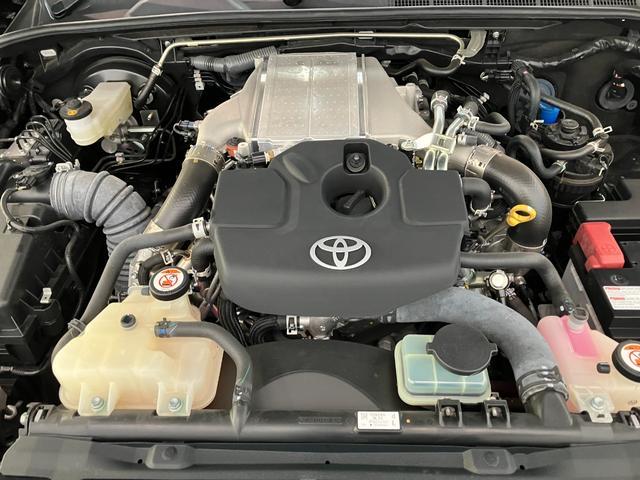 Toyota Hilux 9