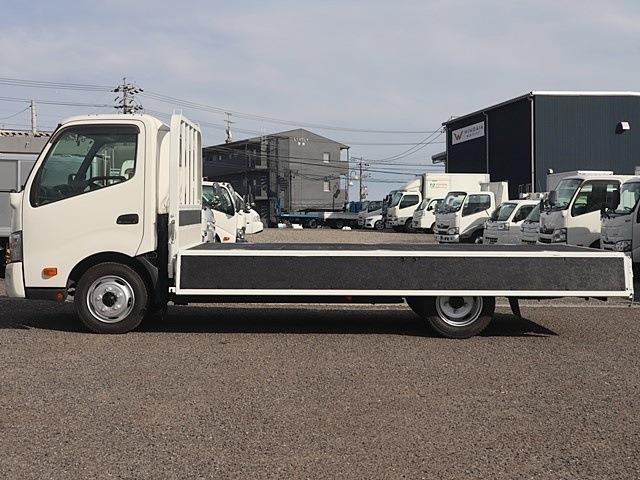 Hino Dutro 12