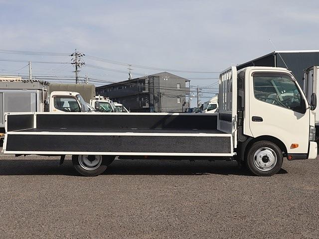 Hino Dutro 10