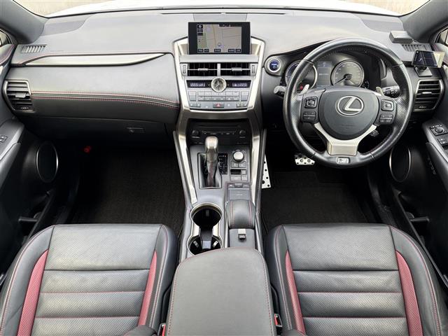 Lexus NX 4