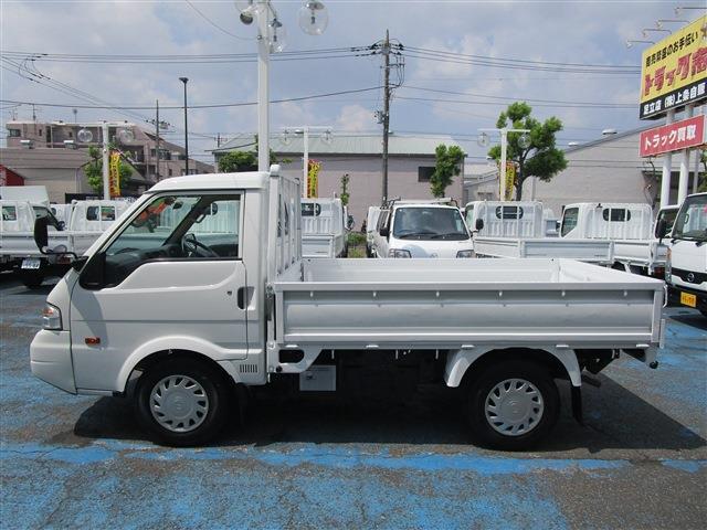 Mazda Bongo Truck 4
