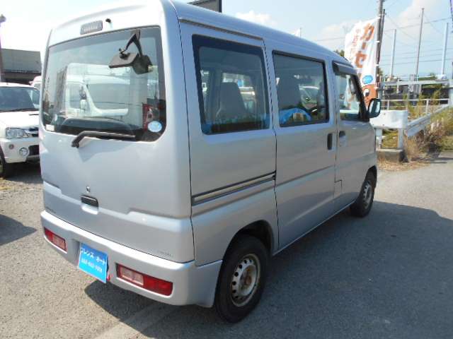 Mitsubishi Minicab Van 8