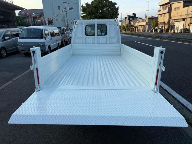Mazda Bongo Truck 9