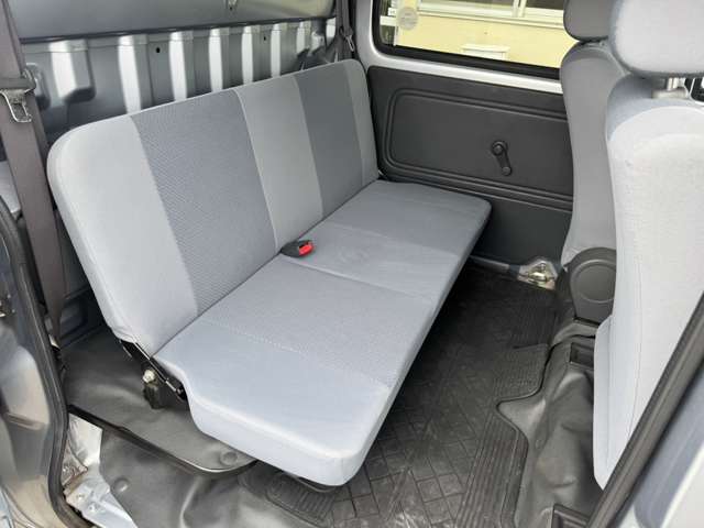 Daihatsu Hijet Deck Van 12