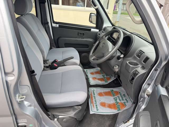 Daihatsu Hijet Deck Van 10