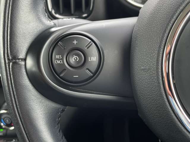 MINI Crossover 8