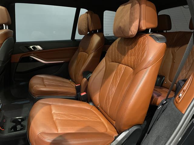 BMW X7 6