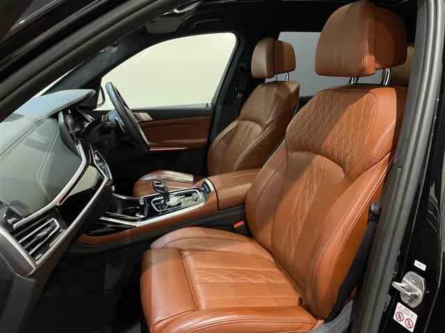 BMW X7 8