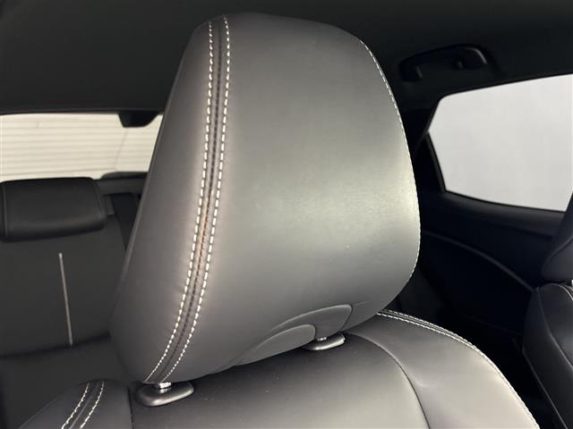 Lexus LBX 11