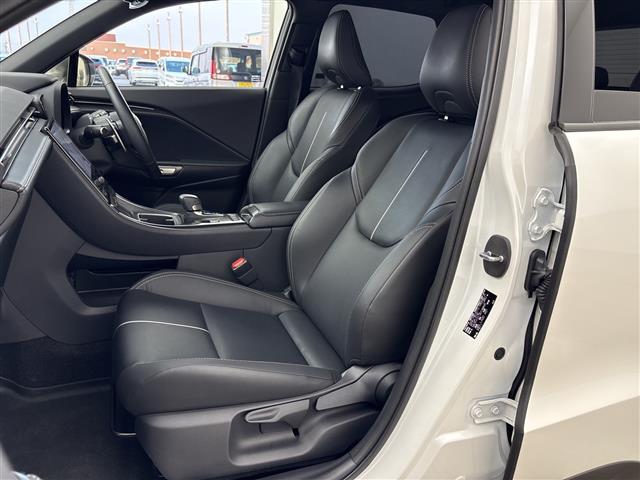 Lexus LBX 12