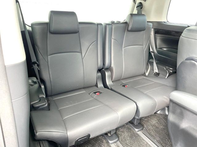 Toyota Alphard 9