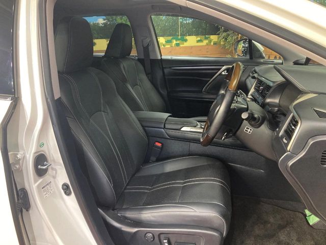 Lexus RX 9