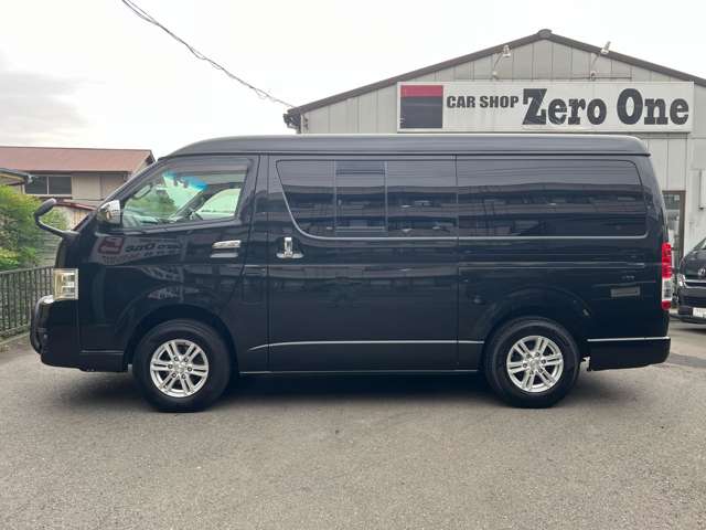 Toyota Hiace Van 11