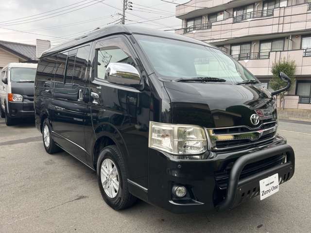 Toyota Hiace Van 3