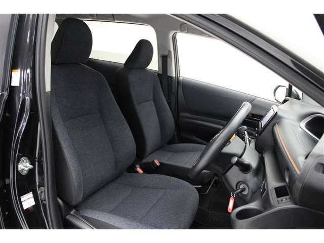 Toyota Sienta 6