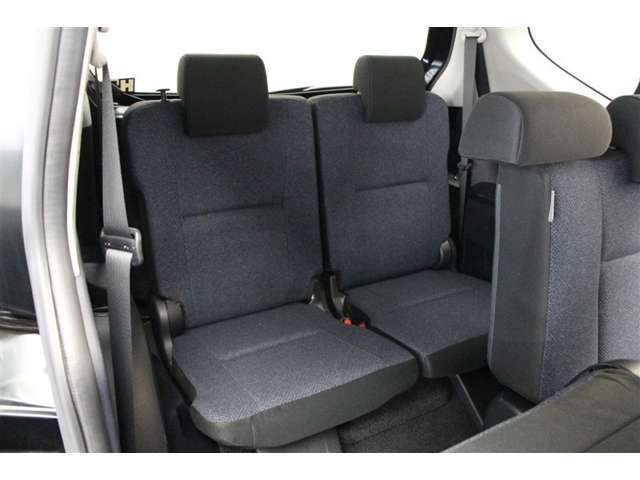 Toyota Sienta 8